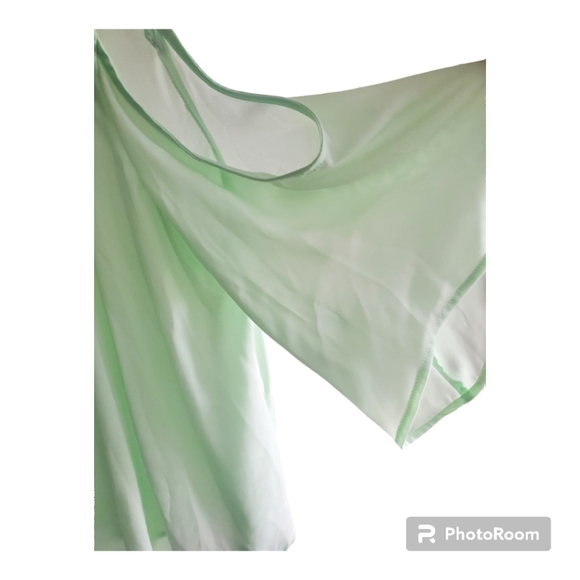 Shoulder cutout tunic - Picture 3 of 4